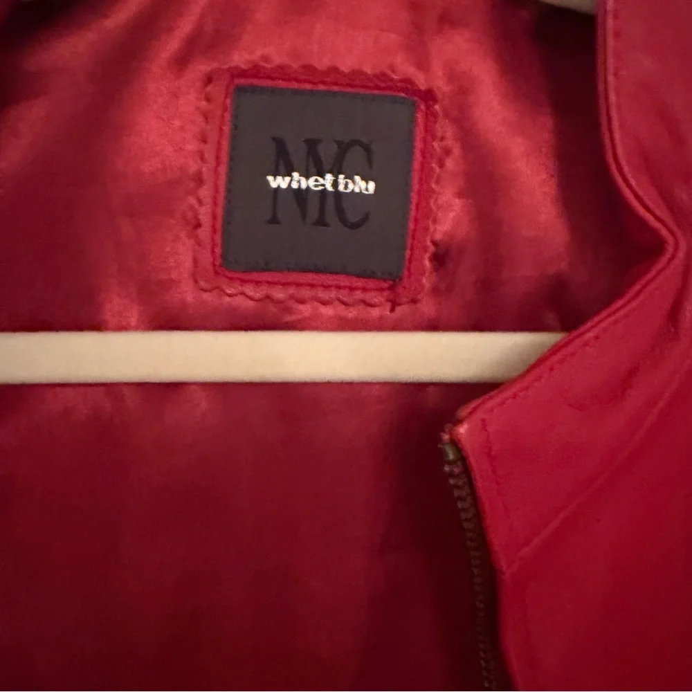 Chic Red Leather Jacket - Picture 3 of 5